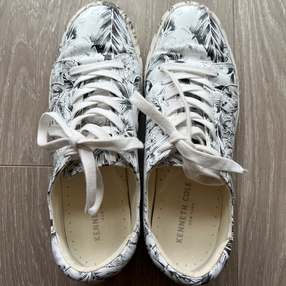 Kenneth Cole women’s Kam leather sneaker white floral 7M